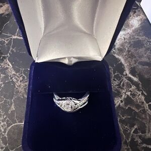 Engagement/wedding band